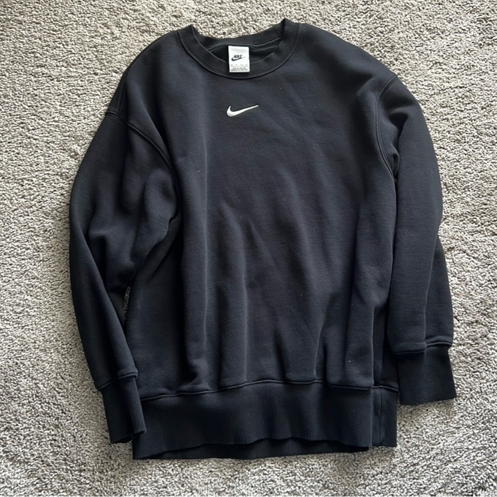 Nike Women’s Sportswear Phoenix Fleece Oversized Crewneck Sweatshirt